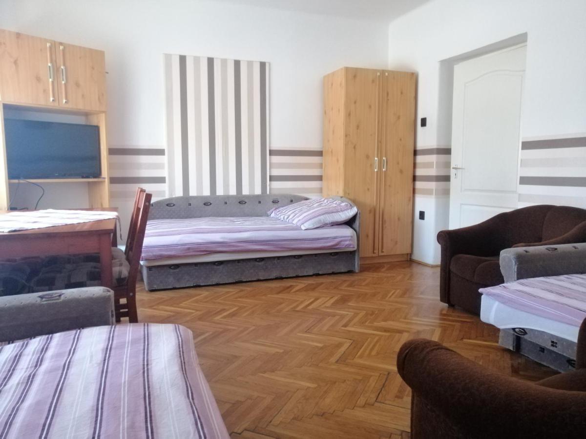 Belvarosi Vendeghaz Miskolc Exterior photo