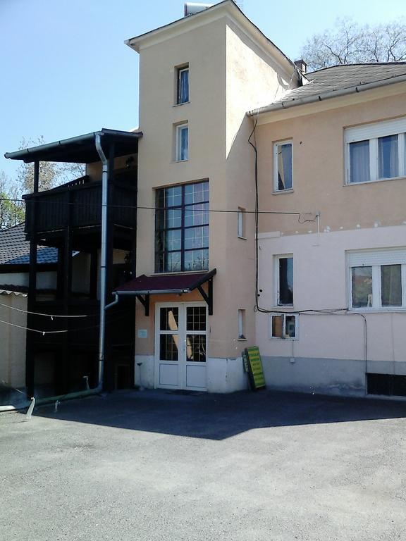 Belvarosi Vendeghaz Miskolc Exterior photo