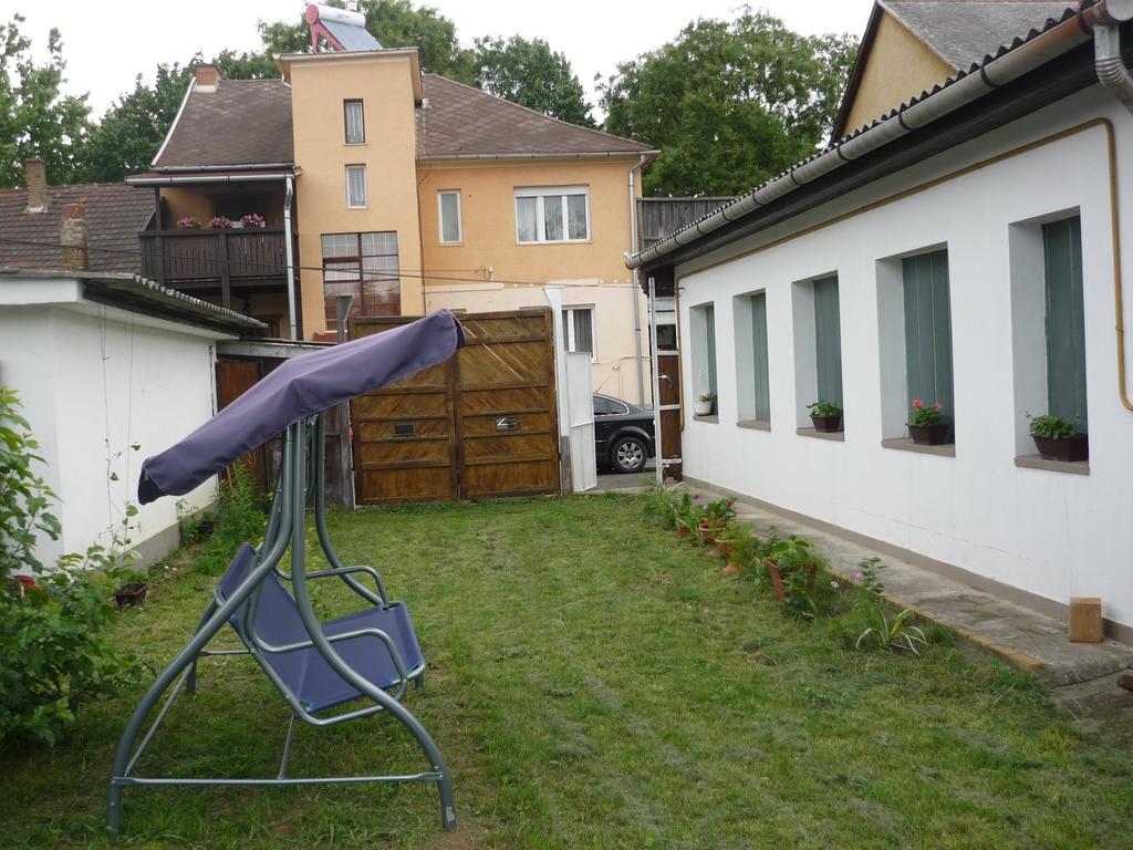 Belvarosi Vendeghaz Miskolc Exterior photo